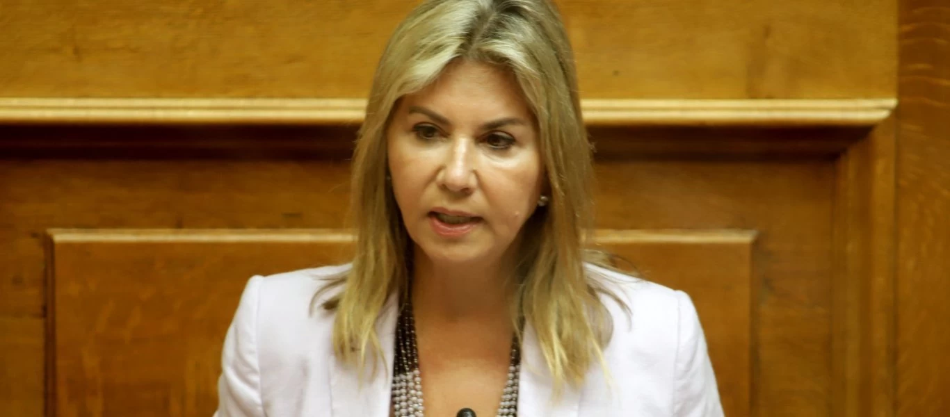 Υφ.Παιδείας - Ζ.Μακρή: «Εάν παραταθεί το σχολικό έτος εκτιμάται ότι θα είναι για δύο εβδομάδες» (βίντεο)